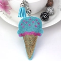 Portachiavi a forma di gelato con strass, nappa blu e campanellino in una tazzina - Blu lago