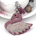 Elegante portachiavi a cigno viola con strass di cristallo e nappe abbinate su pelle scamosciata - Viola