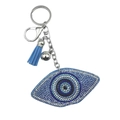 Dettaglio degli strass scintillanti e della nappa blu sul portachiavi malocchio - Azzurro