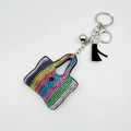 Portachiavi borsa con strass arcobaleno, catena in metallo argento e nappa nera - Colorato