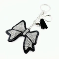Portachiavi con fiocco di cristalli brillanti con nappa in pelle nera e anello argento - Bianco