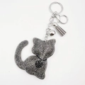Grijze strass kat sleutelhanger met lederen kwastje en zilveren belletje accessoire - Lichtzwart