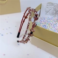 Vista dettagliata del cerchietto a doppia fila con cristalli viola e strass eleganti - Stile con Cristallo a Doppia Fila / Doppia Fila Cristallo Viola