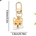 Süßer Corgi Schlüsselanhänger aus Zinklegierung mit Emaille und goldenem D-Ring - Gelb-Weißer Emaille-Corgi Stil