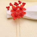 Forcina per capelli da sposa con fiori rossi opachi e perline su basi metalliche d'oro - Rosso