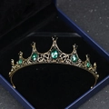 Tiara vintage dorata con strass verdi e cristalli neri in una scatola regalo blu - Oro Antico