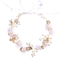 Bandeau de mariée élégant avec fleurs en tissu blanc, perles et cristaux sur fil doré - Fleur Rose (FD682)