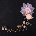 Cerchietto floreale da sposa con fiori di stoffa rosa e pendenti a foglia d'oro - Vite Floreale Rosa Viola con Nappa (FD640B)