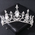 Elegantes Braut-Diadem mit silbernen Strasssteinen und Kristallen auf einer Schmuckbox - Silber (HG310)