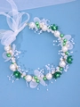 Handgemaakte bruidshaarband met witte parels, groene bloemkralen en organza lint - Donkergroen / Haarband