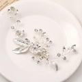 Pasador plateado con hojas, perlas blancas y brillantes para peinados de novia - Estilo Plateado (FJ255)