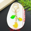 Details von Frucht-Schlüsselanhänger mit Zitrone und Banane, Größe 8,7 cm mal 3 cm - Karabiner Bananen- & Zitronen-Stil (ER1610)