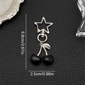 Porte-clés cerise noire créatif avec fermoir en étoile et dimensions de 6,8 cm de long - Style Cerise Noire Pentagramme (LS59)