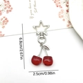 Porte-clés cerise rouge avec feuilles argentées et clip en forme d'étoile - Style Cerise Rouge Pentagramme (LS60)