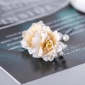 Épingle à cheveux vintage élégante avec fleurs crème et perles blanches pour Hanfu - Gz1527