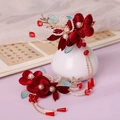 Traditionelle rote Haarklammern mit Seidenblumen und langen Quasten für Hanfu-Sets - Roter Stoffblumen-Quasten-Stil (GZ2521)