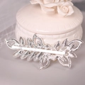 Barrette à cheveux mariée en forme de feuille argentée avec texture en métal chic - Barrette / Argent