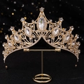 Tiara nuziale barocca dorata con strass bianchi e una grande gemma centrale a forma di pera - Oro Zircone Bianco