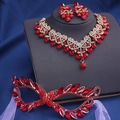 Ensemble détaillé de bijoux en strass rouges avec collier et masque de bal assorti - Parure Collier Doré Strass Rouge avec Masque (Style 2)