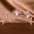 Corona barroca vintage dorada con piedras preciosas rosas y detalles de cristal fino - Rosa
