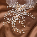 Serre-tête de mariée élégant avec feuilles dorées, perles faites main et vigne de cristal - Or