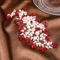 Peineta de novia elegante con pedrería roja y perlas blancas sobre base de hilo dorado - Rojo