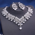 Parure de bijoux de mariée élégante comprenant collier et boucles d'oreilles en strass argentés - Ensemble Collier et Boucles d'Oreilles Floral en Strass (TL1)