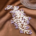 Peine de novia dorado con cristales morados y perlas blancas diseño de vid - Morado