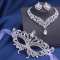 Parure de bijoux de mariée argentée avec collier strass, boucles et masque papillon - Parure Collier Boucles d'Oreilles Larme avec Masque Papillon (Style 27)