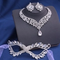 Parure de bijoux de mariée argentée avec collier en strass, boucles d'oreilles et masque - Parure Collier Motif Creux avec Masque (Style 28)