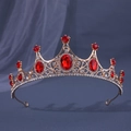 Luxe goudkleurige tiara met dieprode strasstenen en fonkelende witte diamanten - Goud Rood
