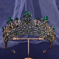 Corona da sposa barocca in lega dorata con strass e cristalli color verde smeraldo - Verde
