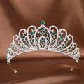 Elegantes silbernes Diadem mit weißen Strasssteinen und smaragdgrünen Edelsteinen - Silber Grün