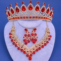 Conjunto nupcial con corona, collar y pendientes de aleación dorada y cristales rojos - Estilo de diamante de imitación de corazón rojo (Estilo 19)