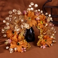 Detalle de tocado floral de Quanzhou con girasoles de tela naranja y hojas de metal dorado - Estilo Girasol Naranja Oro Rosa (款式2)