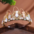 Corona de novia vintage con piedras naturales perlas y luna en alambre dorado - Estilo 4