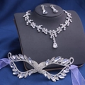 Parure de bijoux de mariée argentée avec collier floral, boucles et masque cristal - Parure Collier Floral Argenté avec Masque (Style 23)