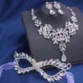Parure de bijoux de mariée argentée avec collier choker en strass et boucles d'oreilles - Ensemble Masque Strass avec Pendentif Larme (Style 25)