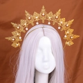 Golden baroque sunburst halo crown with intricate filigree and hanging white pearls - Gold Pearl Filigree Pattern Style (款式2)