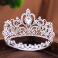 Corona de novia plateada con pedrería transparente y piedra central en forma de pera - Plateado