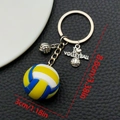 Portachiavi da pallavolo in PVC giallo bianco blu con ciondolo in metallo e cuore - Stile Pallavolo Blu Giallo Bianco (ER1532)