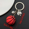 Portachiavi creativo basket rosso in PVC con anelli in metallo e dimensioni - Rosso (ER1530)