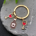 Portachiavi vino dorato creativo con ciondoli bottiglia e bicchiere smaltati su pietra - Serie Vino Smaltato - Stile Cuore