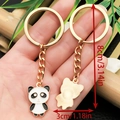 Niedlicher Panda Schlüsselanhänger Variante mit Maßen 8 cm Höhe und 3 cm Breite - Emaille Weiß Chinesischer Stil Stehender Panda Stil (ER1031)