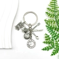 Detailansicht Alice Teezeit Schlüsselanhänger mit Eule, Teekanne und Uhr Anhängern - Altsilber Teezeit Set (ER579)