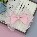 Lazo para el pelo de encaje rosa para niñas con bordado floral y perlas blancas - Rosa