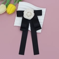 Elegante broche de lazo negro con flor de camelia blanca para suéter y abrigo de mujer - Lazo de Camelia de Cinta de Satén (03#)