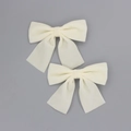 Paire de barrettes à nœuds en velours crème de style ballet avec de longs rubans doux - Une Paire / Blanc Cassé