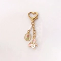 Llavero de corazón dorado con colgante de tulipán y perlas elegantes para bolsos - Tulipán Mariposa