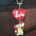 Golden Retriever keychain with red glitter heart and Love text on wooden background - Envelope Golden Retriever LOVE